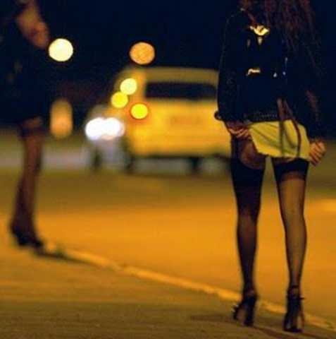 Crise econômica leva estudantes inglesas à prostituição
