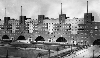 Conjunto habitacional „Karl-Marx-Hof“, construído 1927-1930 (imagem histórico) 