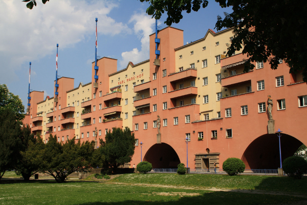 Conjunto habitacional „Karl-Marx-Hof“, construído 1927-1930 (imagem atual)