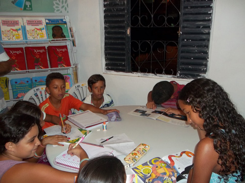 Comunidade de Tito Silva em João Pessoa, na Paraíba, conquista biblioteca