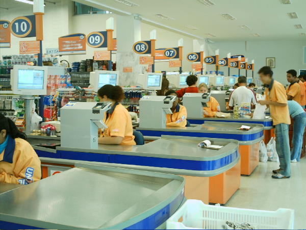 Supermercados faturam milhões com carestia