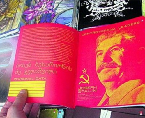 Cadernos com foto de Stalin na capa irritam reacionários na Rússia