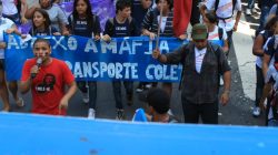 Estudantes de Belo Horizonte param o centro em memória a Edson Luis