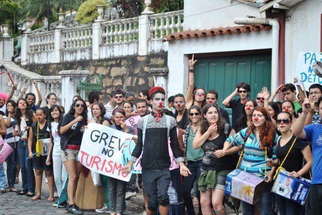 Estudantes de Turismo da UFOP acampados contra autoritarismo