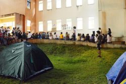 Estudantes de Turismo da UFOP acampados contra autoritarismo