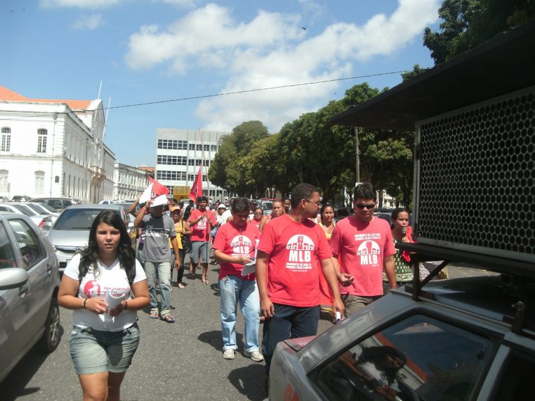 Após manifestação, prefeitura assume compromisso para projeto de moradia do MLB em Belém