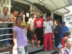 Famílias da ocupação Sá Pereira fazem ato por cesta básica