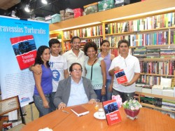 Livro Travessias torturadas, de Dermi Azevedo, é lançado em Belém