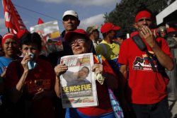 Milhões de venezuelanos homenageiam Hugo Chávez
