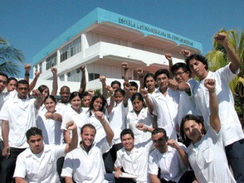 Estudantes estrangeiros na Escola Latino-Americana de Medicina