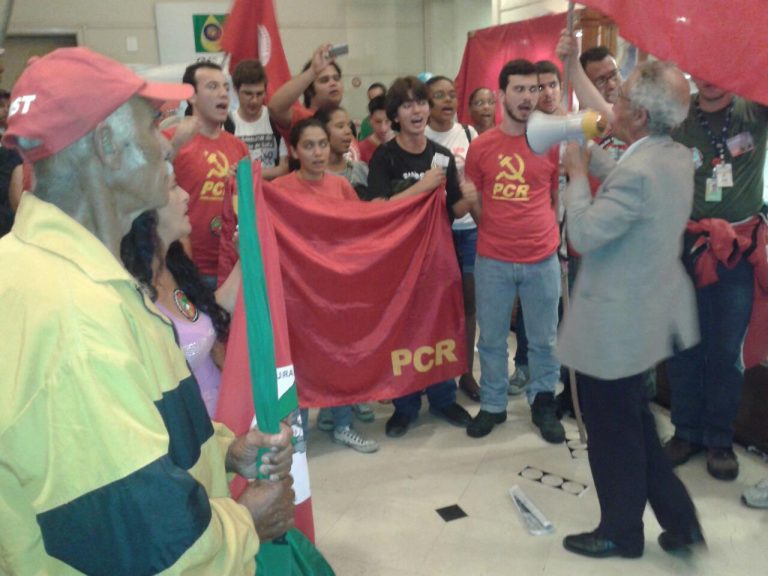 Atos contra os leilões do petróleo brasileiro
