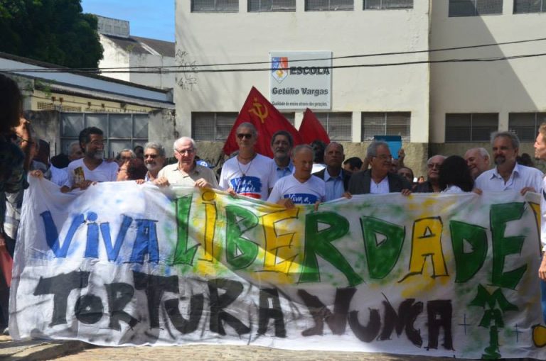 Ato relembra os 50 anos do Golpe Militar na Bahia