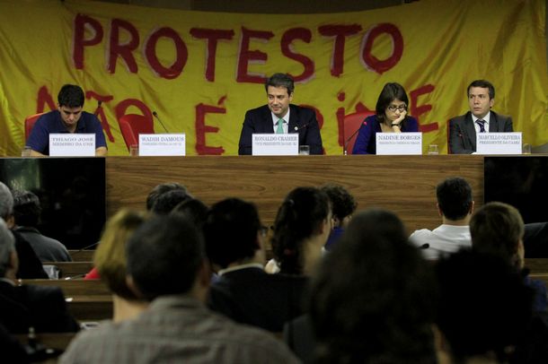 Ato no Rio exige fim da criminalização das manifestações