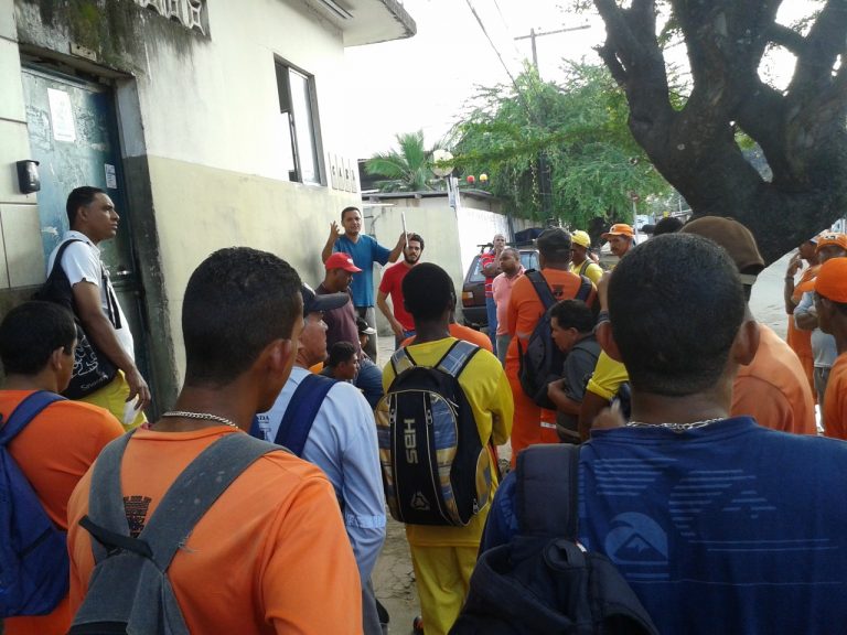 Trabalhadores da limpeza urbana fazem greve em Olinda – PE