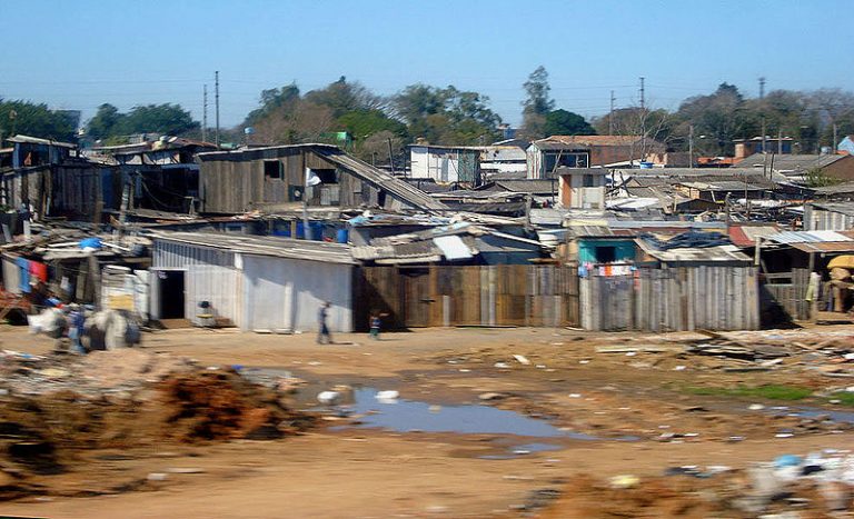 O descaso com as comunidades pobres em Porto Alegre