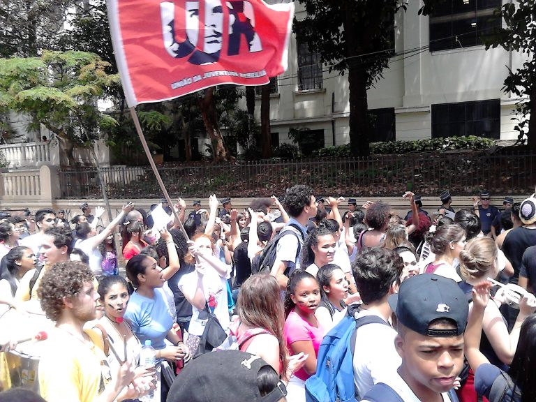 Governador Alckmin, do PSDB, quer fechar mais de mil salas de aula em São Paulo