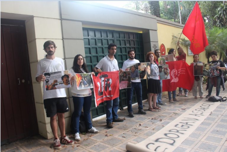 Ato em frente ao consulado turco denuncia os crimes do governo Edorgan