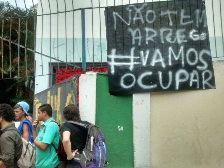 Cresce o movimento de ocupações de escolas fechadas em São Paulo