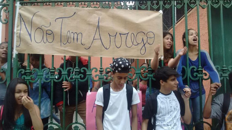 São Paulo já tem 24 escolas ocupadas contra o desorganização de Alckmin