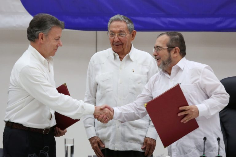 Acordo não garante paz na Colômbia