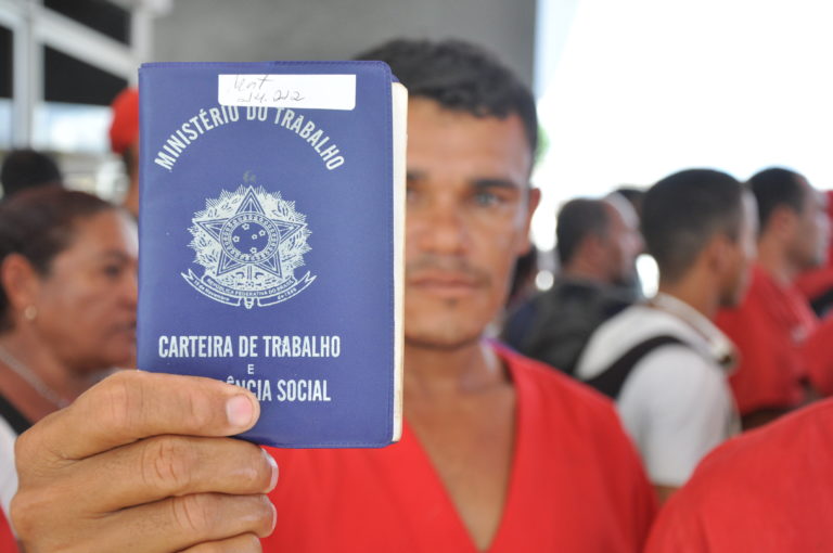 Governo dos banqueiros e dos patrões quer acabar com nossa aposentadoria!