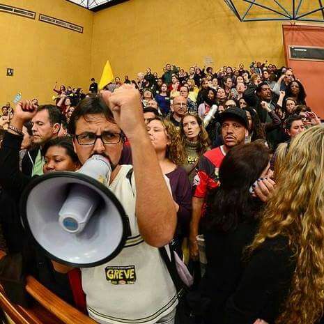 Porto Alegre grita: SOCORRO!