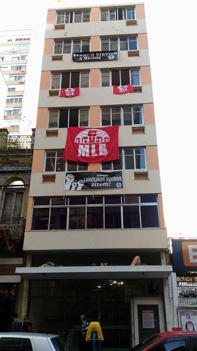 Ocupação Lanceiros Negros renasce em hotel desativado de Porto Alegre