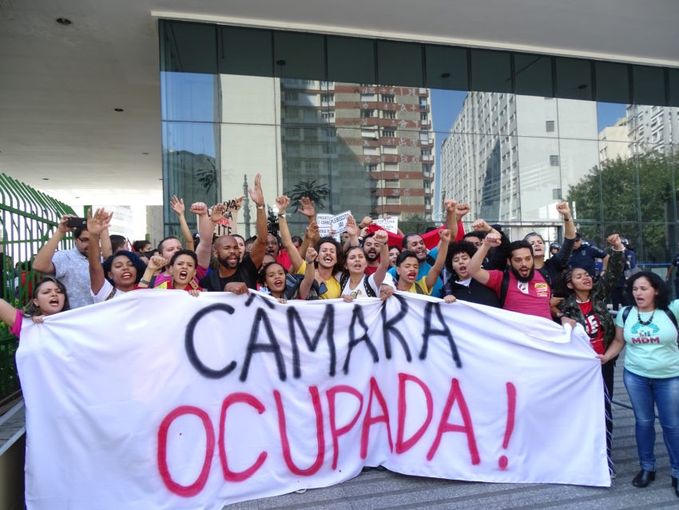 Movimentos ocupam Câmara contra privatizações