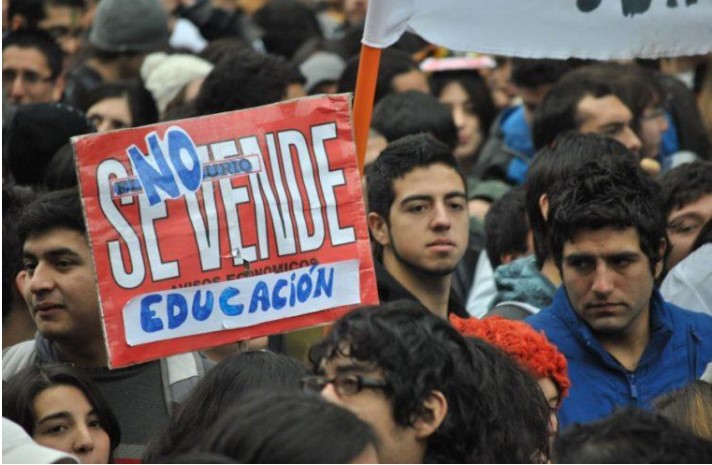Estudantes da Colômbia protestam contra o desmonte da educação