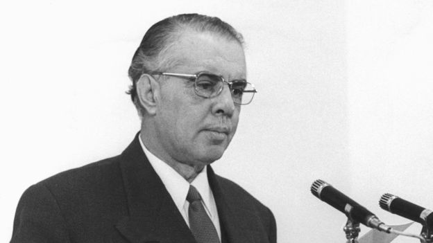 Enver Hoxha: Construtor do Socialismo e Defensor do Marxismo-Leninismo