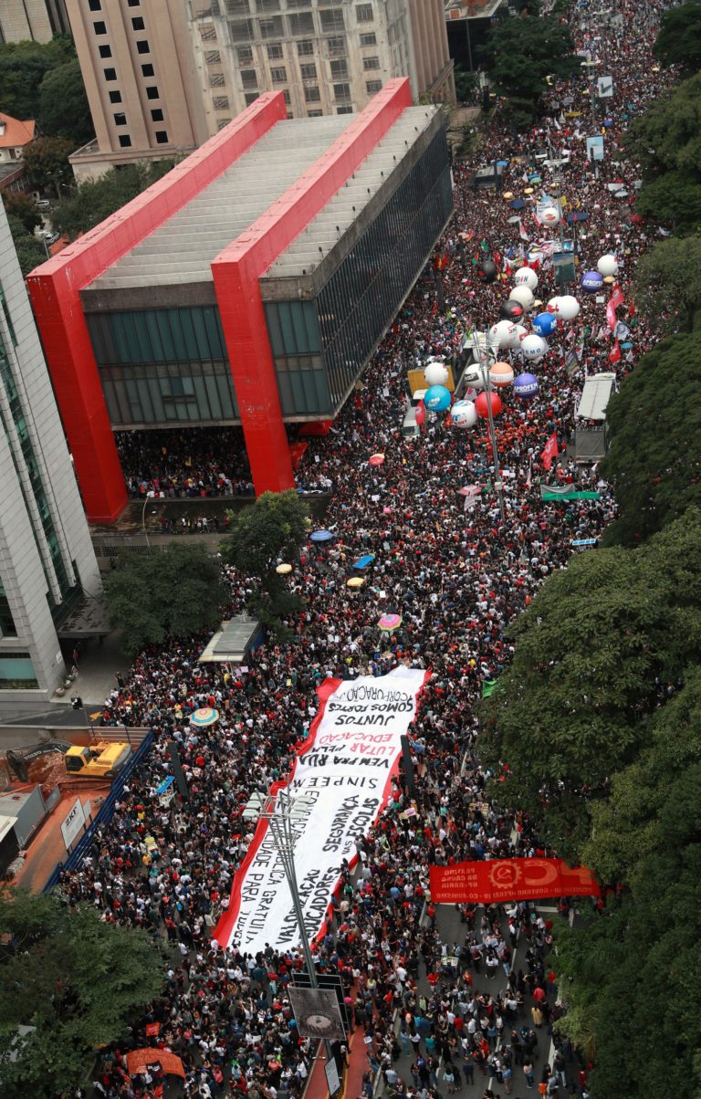 15 de maio: mais de 1 milhão nas ruas em defesa da Educação