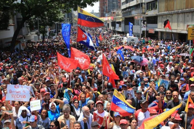 A resistência contra o golpe na Venezuela é apoiada pelos trabalhadores e comunistas