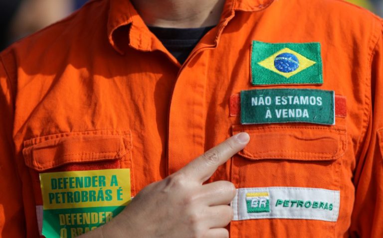 Governo Bolsonaro irá vender áreas da Petrobras de R$3,2 trilhões por R$100 bilhões aos Imperialistas