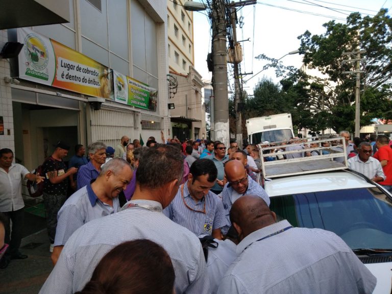 Assembleia dos motoristas aprova paralisação e manifestação contra os ataques da prefeitura
