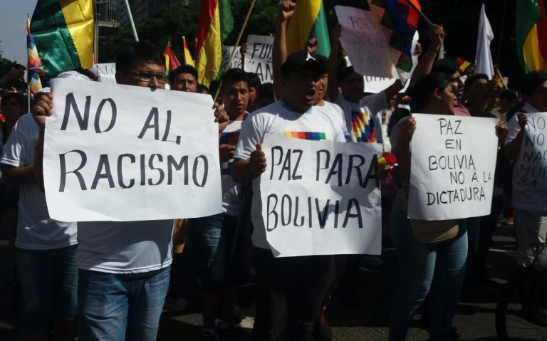 Bolivianos residentes no Brasil rechaçam golpe de Estado