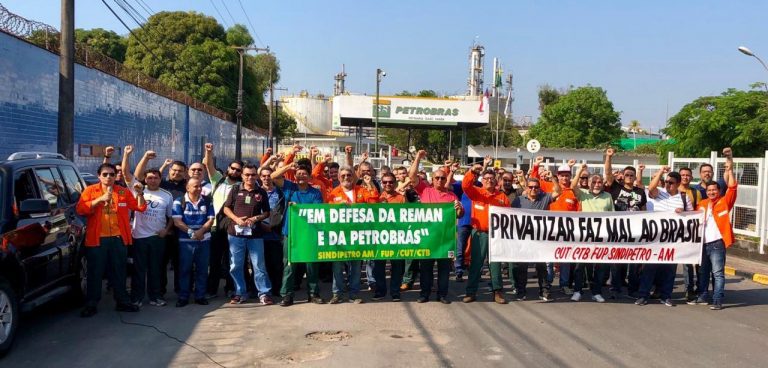 Governo ataca Petrobras e entrega riqueza do Pré-Sal