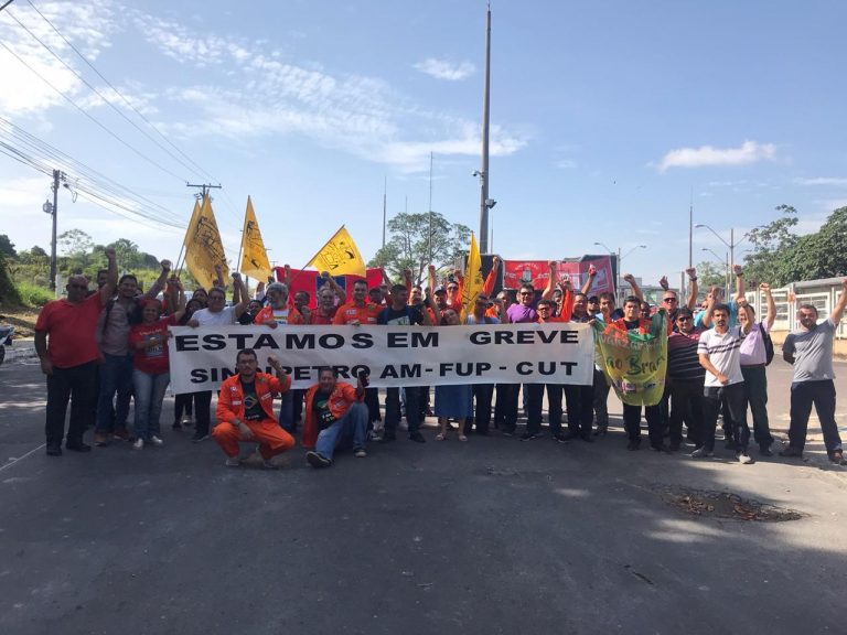 Petroleiros param em todo o Brasil contra demissões e a entrega da Petrobrás