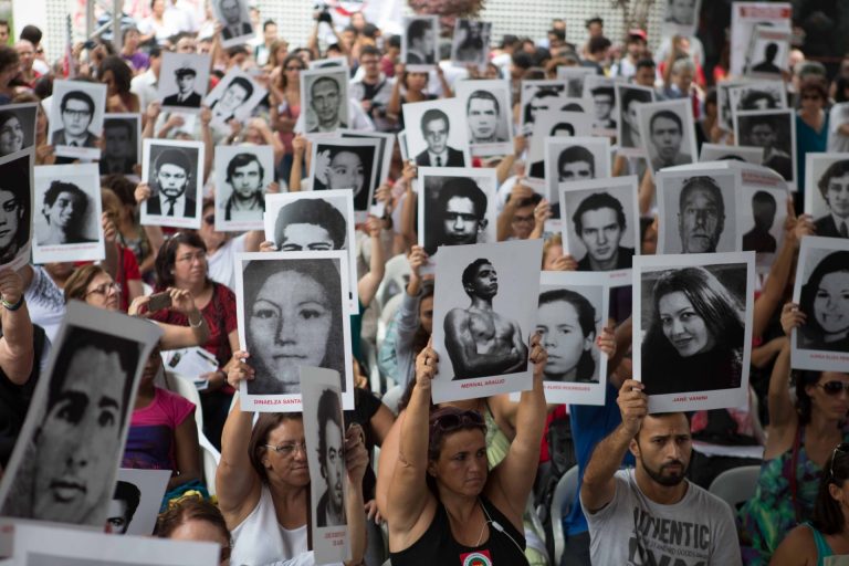 Por que os fascistas tentam reescrever a história do Brasil?