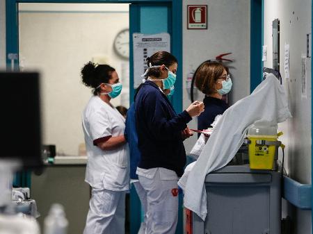 Falta de equipamentos nos hospitais ameaça profissionais da saúde em SP
