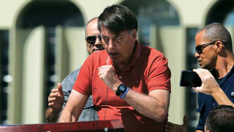 Bolsonaro veta R$ 8,6 bilhões para combate a coronavírus