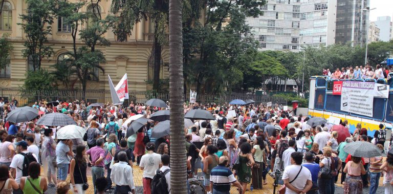 Governo de São Paulo abandona professores