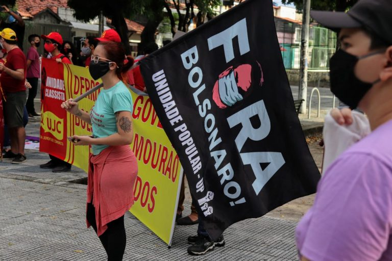 Ato pelo Fora Bolsonaro ocorre em Fortaleza