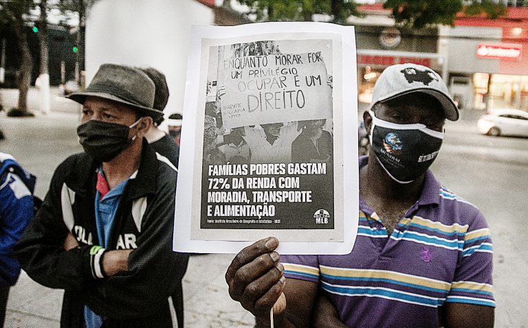 Movimento de Luta nos Bairros, Vilas e Favelas (MLB) luta contra despejos em São Paulo