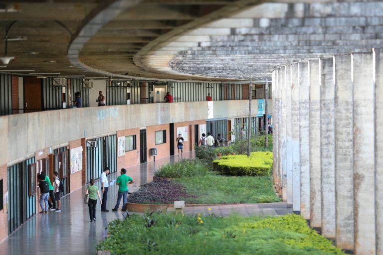 Ameaça de demissão em massa dos trabalhadores terceirizados da UnB