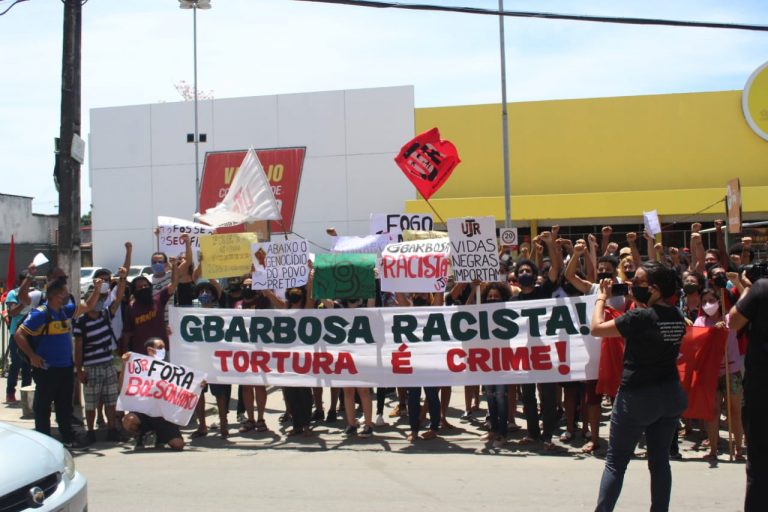 Ato em Maceió denuncia tortura racista dentro de supermercado
