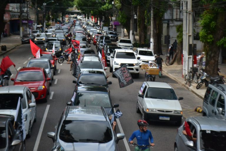 Carreata em Belém pela vacina e pelo impeachment