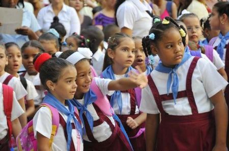 Cuba comemora o 62° aniversário da revolução realizando profundas mudanças econômicas