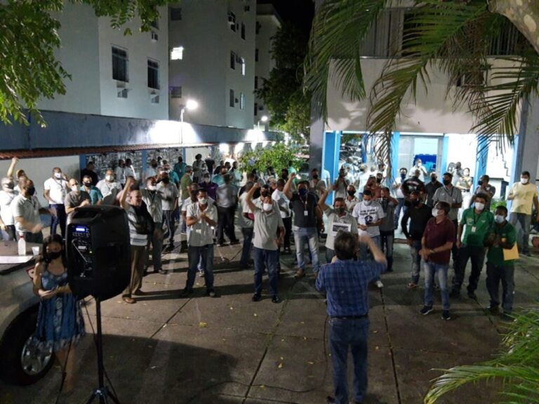 Trabalhadores em telecomunicações aprovam greve no Rio