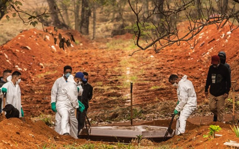“Brasil é uma câmara de gás a céu aberto”