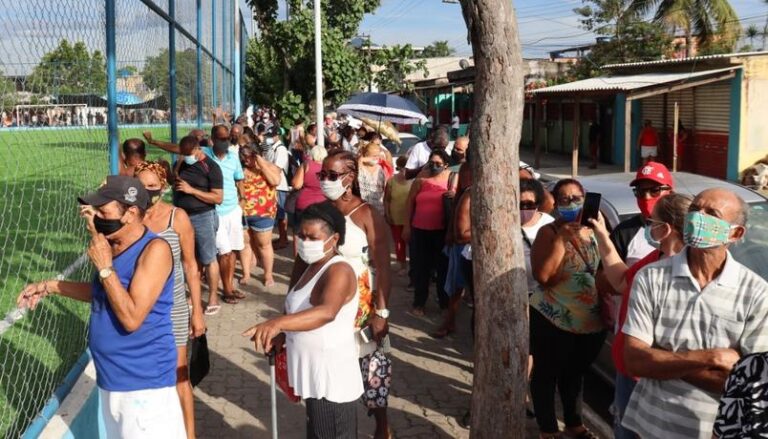 Prefeito de Caxias engana idosos sobre vacinação